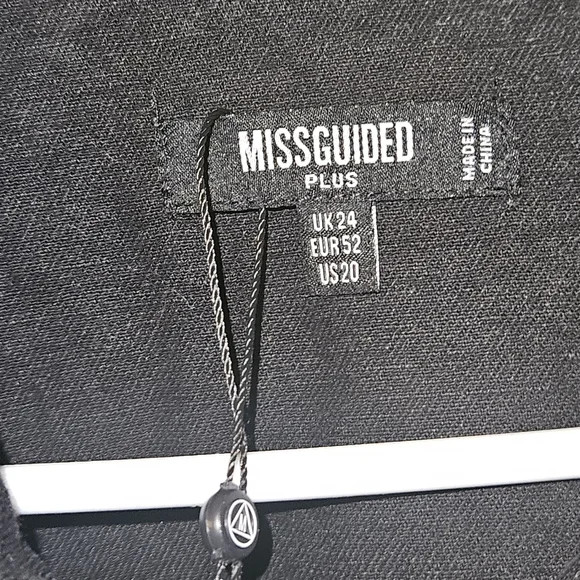 Missguided Puff Sleeve Dress - Picture 4 of 10